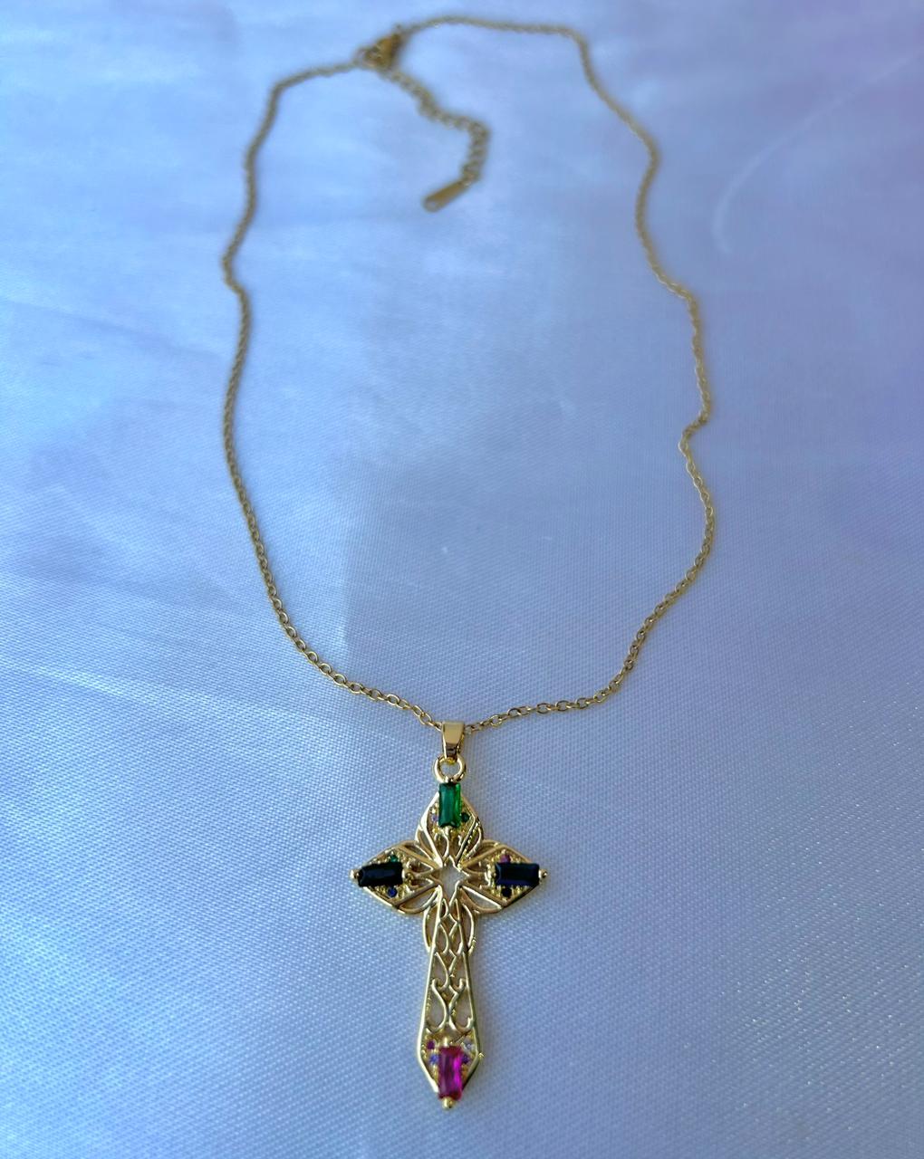 Cadena con dije de Cruz y circonias de colores