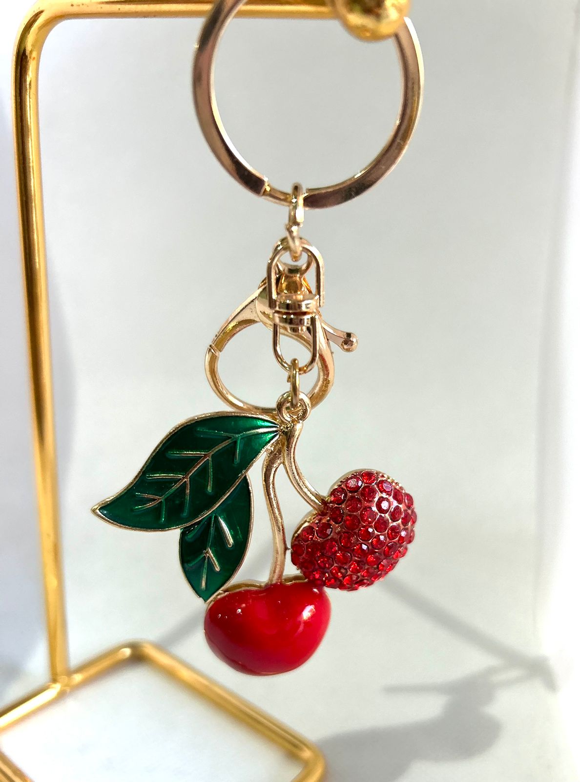 Llavero de cereza con cristal