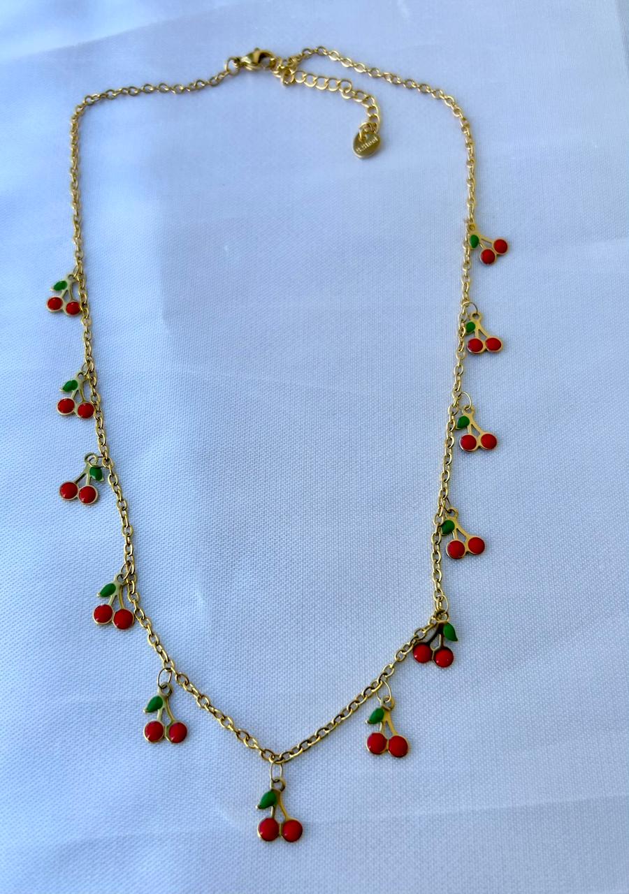 Cadena con dijes de cerezas
